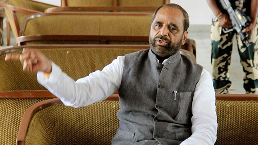 Furious over the absence of doctors from a function in a government hospital, Union Minister Hansraj Ahir