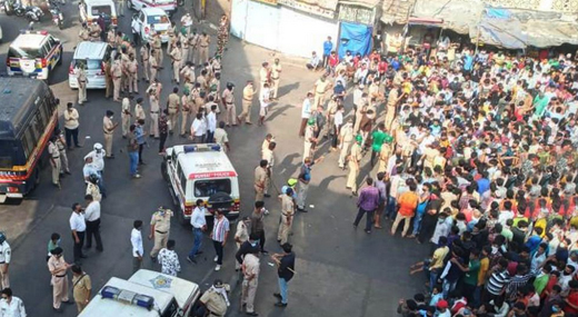 bandra-crowd-1...