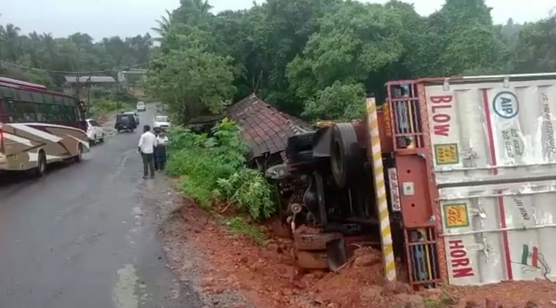 Mangalore Today Latest Main News Of Mangalore Udupi Page Udupi Container Lorry Overturns