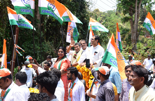 Inayat Ali files nomination for Mangaluru North