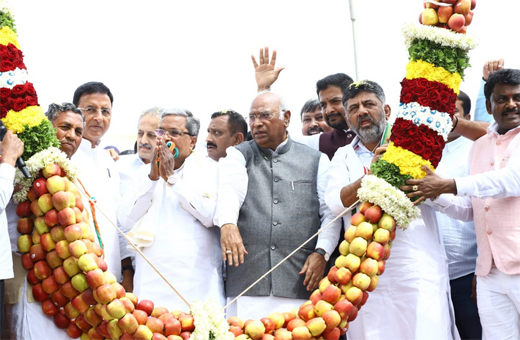 Mallikarjun Kharge gets rousing welcome