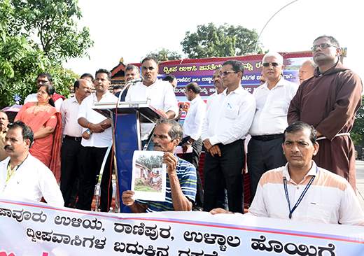 illegal sand mining Pavoor Uliya