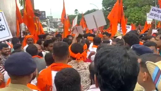 Chaos at Mangaluru Protest