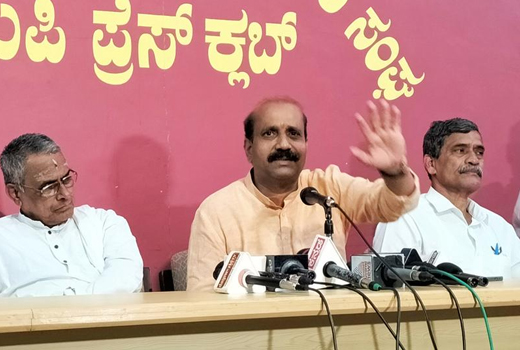 Raghupathi Bhat vows to stay active in politics