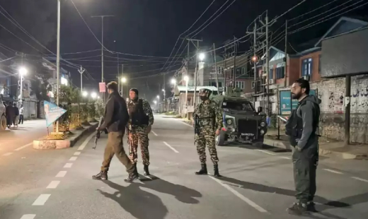 tourist couple shot at by terrorists in Kashmir