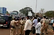 Ramesh Jarkiholis supporters pelt stones at DK Shivakumars car, wave black flags