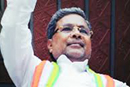 Karnataka CM unfurls tricolour in Bangalore