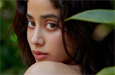 Janhvi Kapoor stuns in no makeup photos, looks stunning in latest photoshoot