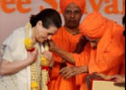 Sonia takes part in bday celebration of Siddaganga Math head