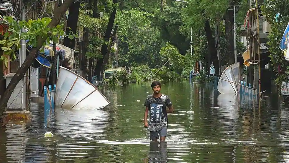 Cyclone Amphan wreaks havoc on 4.5 million people across Odisha; 72 dead in West Bengal