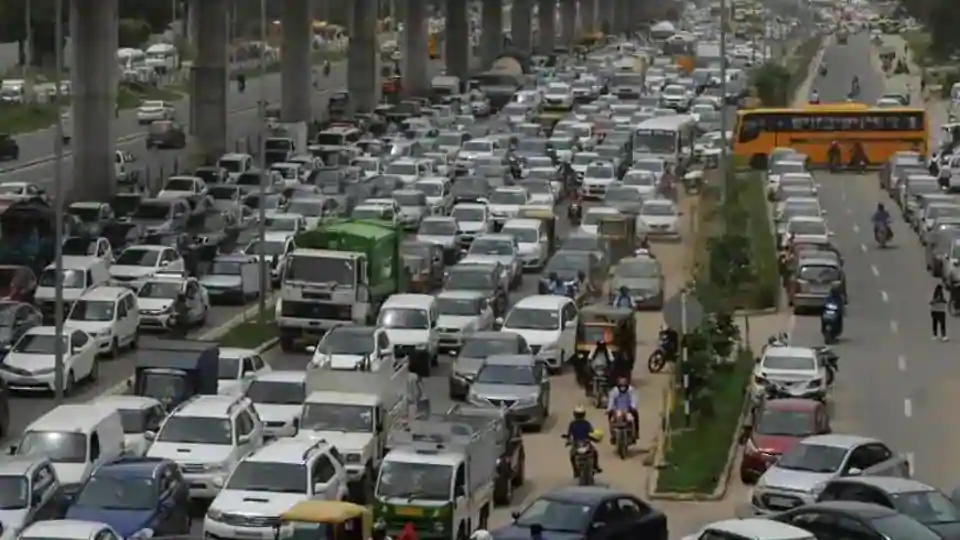 Govt to form rules for movement of vehicles between India and its neighbours