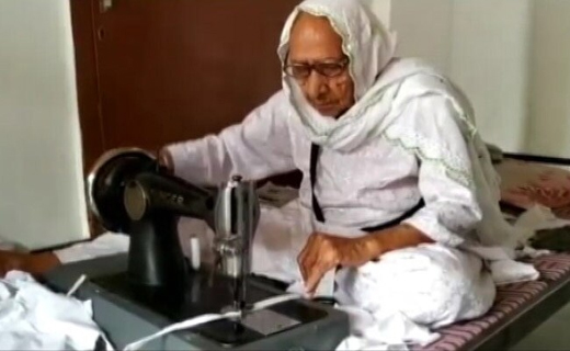 98-Year-old corona warrior from Punjab stitches masks for the needy