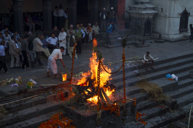 Amid lockdown, Muslims cremate an old Hindu lady in Assam