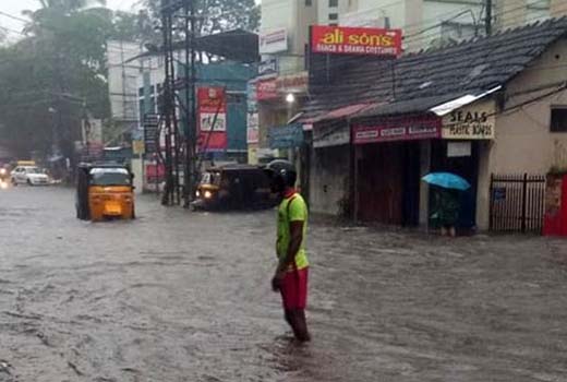 Heavy rain drowns parts of central Kerala, red alert in Idukki district