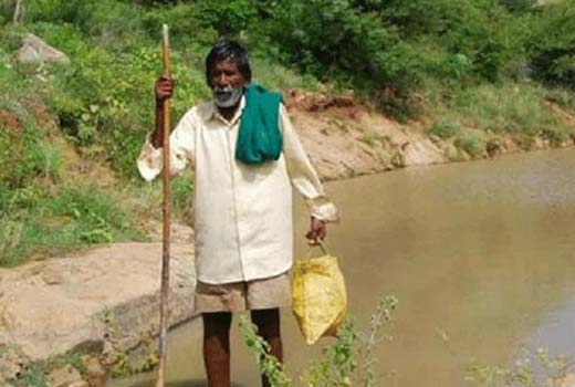 Karnatakas Lake Man Kaamegowda honoured by KSRTC with free lifetime bus pass