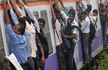 17-year-old falls off crowded Mumbai local train after his head hits electric pole