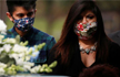 U.S. coronavirus death toll tops 30,000, New Yorkers told to wear masks