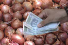 Onion prices again touch Rs 70/kg on supply crunch