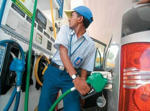 Petrol prices may be slashed by Rs 2 per litre from tomorrow