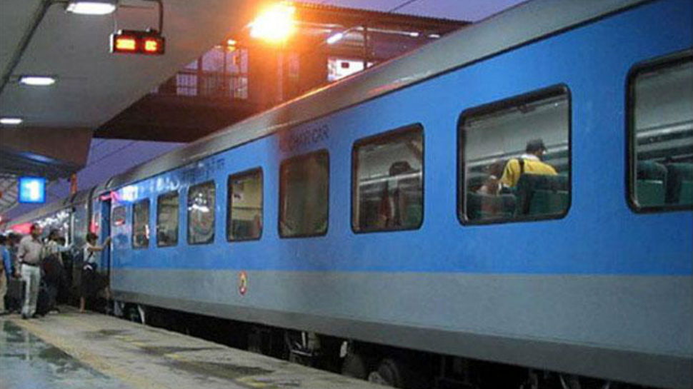 Passengers fall ill from food poisoning on Mumbai-Ahmedabad Shatabdi Express