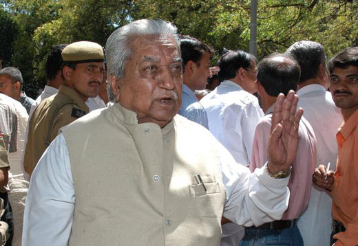 Keshubhai Patel quits BJP