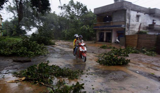 cyclone_phailin-oct13