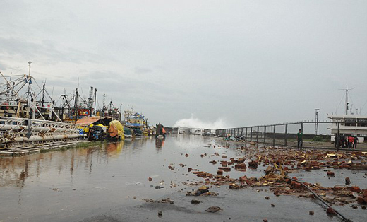 phailin-cyclon-oct13-5